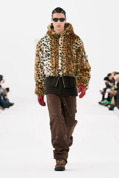 Look 43